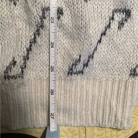 Vintage Gray Patterned Unisex Sweater - Picture 7 of 9